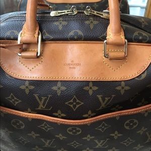 Louis Vuitton deaville